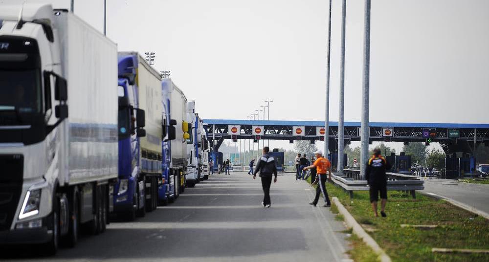 Thellohet deficiti tregtar i Kosoves, Serbia ia kalon Shqiperise